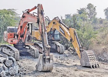 સેવાલિયાના રૂસ્તમપુરામાં ખનીજ માફિયા અને ફ્લાઈંગ સ્ક્વોડના અધિકારીઓ વચ્ચે હોટલમાં ‘સેટિંગ’નો ખેલ | A…