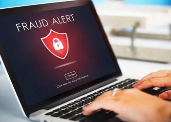 કાલાવડમાં હોટલ ચલાવતા વેપારી અને તેનો 12મા ધોરણનો વિદ્યાર્થી પુત્ર બન્ને ઓનલાઈન છેતરપિંડીનો શિકાર બન…