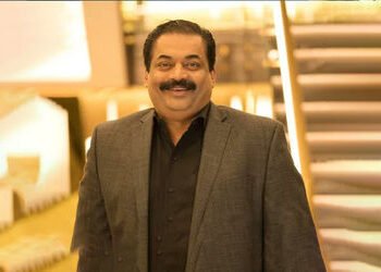 રૂ. 9000 કરોડના માલિકે જીવન ટૂંકાવતા ખળભળાટ! બેંગલુરુમાં IT રેડ દરમિયાન ગોળી મારી | confident group …