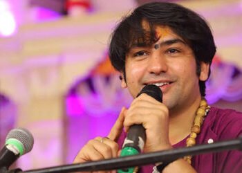 ભારતને હિન્દુ રાષ્ટ્ર બનાવવા માટે કુરિવાજો દૂર કરવાની જરૂર’, યુપીમાં ધીરેન્દ્ર શાસ્ત્રીનું મોટું નિવ…