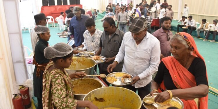 અંબાજી ખાતે ‘૫૧ શક્તિપીઠ પરિક્રમા મહોત્સવ’નું ભવ્ય સમાપન: લાખો શ્રદ્ધાળુઓએ લીધો દર્શન-પ્રસાદનો લાભ
