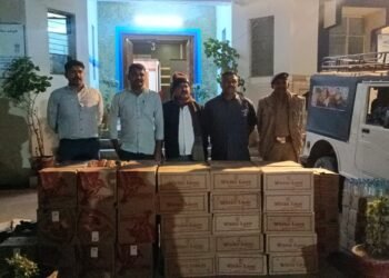 અંબાજી પોલીસે મોડી રાત્રે દારૂનું ઓપરેશન પાર પાડ્યુ, કુલ ૬ લાખ નો મુદામાલ પકડ્યો જેમા વિદેશી દારૂ અન…