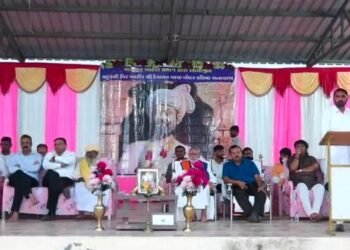 માયધાર ગામે આહીર સમાજમાં અસીમ શ્રદ્ધા સાથે વીર દેવાયત બાપાની પ્રતિમા અનાવરણનો ગૌરવમય પ્રસંગ યોજાયો