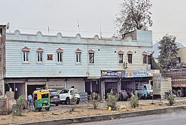 ચોટીલાની સીટી પેલેસ અને બાલાજી હોટલમાંથી દેહવ્યપારનો પર્દાફાશ | Prostitution busted at Chotila City …