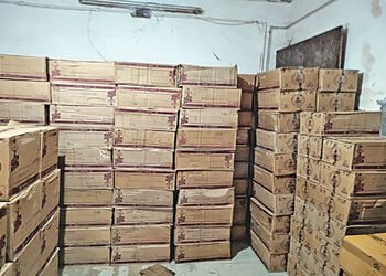 ભારેલની સીમમાં હોટલના પાર્કિગમાં ટ્રકમાંથી 1.51 કરોડનો દારૂ પકડાયો | Liquor worth Rs 1 51 crore seiz…