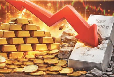 ચાંદી વાયદો ટોચ પરથી રૂા.1.29 લાખ ગબડયો | Silver futures plunged by Rs 1 29 lakh from their peak