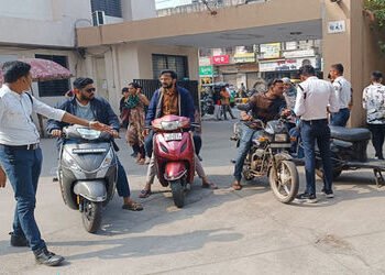 અમે તમારી કચેરીમાં આ રીતે વેરો ઉઘરાવવા આવીએ છીએ ?! | We come to your office to collect taxes like th…