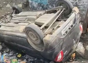 રાજુલામાં ખુલ્લી ગટરના ખાડામાં ફોરવ્હીલ ખાબકી, એક જ પરિવારના પાંચ સભ્યોને ઈજા | Rajula Accident Car …