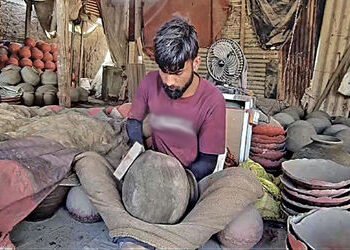 નજીવા ભાવમાં અનેક ફાયદાઓ આપતું વઢવાણી માટલાઓનું ઉત્પાદન શરૃ | Production of Wadhwani Matlas which of…