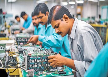 જાન્યુઆરીમા ઉત્પાદન ક્ષેત્રની પ્રવૃત્તિમાં રિકવરી: પીએમઆઈ વધી 55ને પાર | Recovery in manufacturing a…