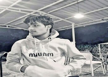 નડિયાદની ‘દિનશા પટેલ નસગ કોલેજ’ના વિદ્યાર્થીનો ફાંસો ખાઈ આપઘાત : સ્યુસાઈડ નોટમાં ‘મેડમ’નો ઉલ્લેખ | D…