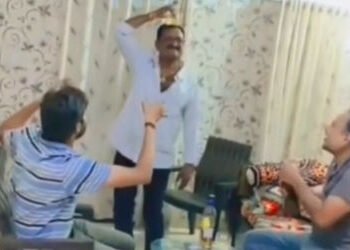 સોશ્યલ મીડિયા મહેફિલનો વીડિયો મુકવાે ભારે પડ્યું, પાંચ મહિના બાદ ત્રણ મિત્રો સામે કાર્યવાહી | three …