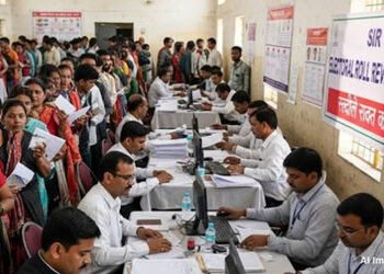 ગુજરાતમાં ‘SIR’ વિવાદ! ભાજપ નેતાઓને જેલ-દંડનો ડર, રાતોરાત હજારો ફોર્મ-7 પાછા લેવા પડ્યા | Gujarat SI…