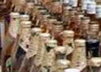 વિદેશી દારૂ સાથે મહિલા સહિત બે શખ્સો ઝડપાયા, એક ફરાર | Two people including a woman arrested with fo…