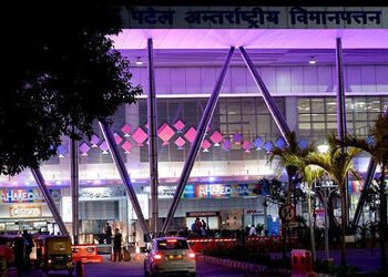 આકાશ આંબતી કિંમતો વચ્ચે કસ્ટમ ઓફિસર 10 ગ્રામ સોનું પકડે તો માત્ર 1500 રૂપિયા પુરસ્કાર તરીકે મળે | Go…