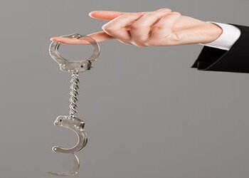 જામનગરમાં રણજીત સાગર રોડ પર વેપારી પોતાની દુકાનમાં 14 વર્ષથી નાના બાળક પાસેથી બાળમજૂરી કરાવતાં પકડાય…