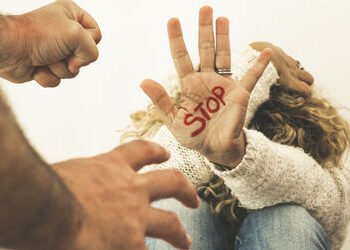 મુંબઈમાં દિવ્યાંગ યુવતી બળાત્કાર પછી ગર્ભવતી, 17 લોકોના DNA ટેસ્ટ બાદ પિતા જ નીકળ્યો આરોપી | Mumbai …