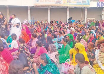 કપડવંજના અખાડા પર કબજો કરવા માટે આવેલા અમદાવાદના 250 કિન્નરોની રસ્તામાં જ અટકાયત | 250 eunuchs from …