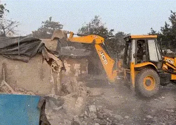 જામનગરમાં પોલીસનું મેગા ડિમોલિશન, 150થી વધુ ગેરકાયદે ઝૂંપડા તોડી પડાયા | Jamnagar Mega Demolition Dr…