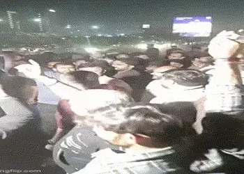 અમદાવાદ: SP રિંગ રોડ પર ઝુંડાલથી વૈષ્ણોદેવી સર્કલ વચ્ચે ટ્રાફિક જામની સમસ્યા, ડિવાઈડર કટ બંધ કરાતા સ…