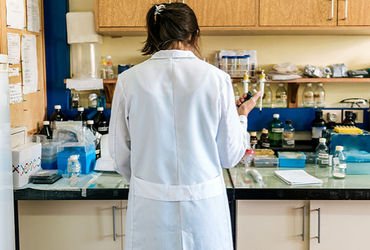 બાલાસિનોરમાં એમડી પેથોલોજિસ્ટ વગર જ ધમધમતી 15 થી વધારે લેબોરેટરીઓ | More than 15 laboratories in Bal…