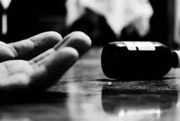 લુણેજ ગામની પરિણીતાનો સાસરિયાના ત્રાસથી પિયરમાં એસિડ પીને આપઘાત | A married woman commits suicide by…