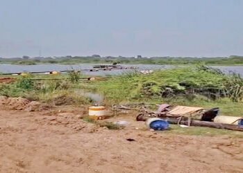 મેમકા ગામમાં નદીમાંથી ગેરકાયદેસર રેતીનું ખનન ઝડપાયું | Illegal sand mining from river caught in Memk…