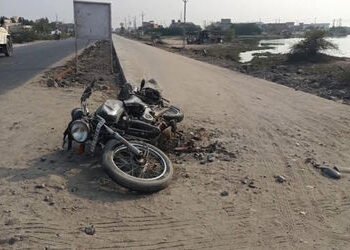 પાટડી આઇટીઆઇ નજીક ટેન્કરની અડફેટે આધેડ બાઇક ચાલકનું મોત | Middle aged bike rider dies after being hi…