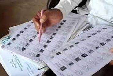 પશ્વિમ બંગાળમાં મતદાર યાદીમાં ગંભીર છબરડાં, એક વ્યક્તિના 389 સંતાનો! SIRમાં પોલ ખુલી | Serious irreg…