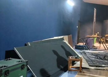 રાજકોટમાં ગોડસેના નાટકનો કોંગ્રેસ દ્વારા ઉગ્ર વિરોધ, મંચ પર તોડફોડ | Fierce opposition by Congress t…