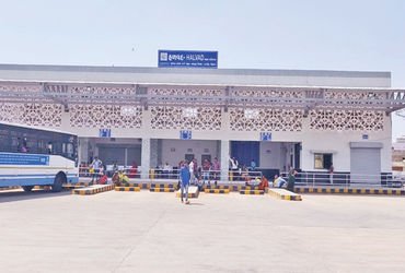 ધ્રાંગધ્રા- હળવદ- રાજકોટ રૂટની બસ અનિયમિત દોડતા હાલાકી | Dhrangadhra Halwad Rajkot route bus running…