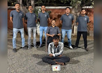 રાજકોટમાં વૃદ્ધાને હિપ્નોટાઈઝ કરી સોનાની બંગડીઓ લૂંટનારો ઝડપાયો, ભુવો હોવાનું કહી કરતો છેતરપિંડી | A…