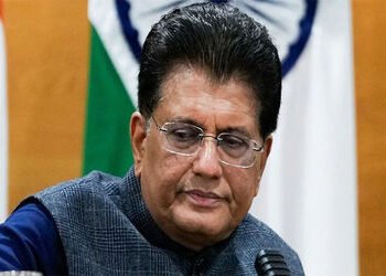 અમેરિકા પાસેથી ક્રૂડ ઓઈલની ખરીદી ભારતના હિતમાં રહેશે : પીયુષ ગોયલ | Buying crude oil from America wi…