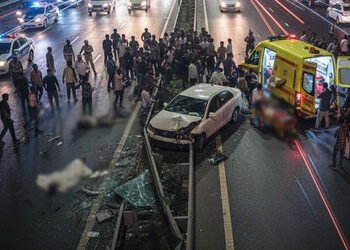 ગંગા એક્સપ્રેસ-વે પર કાળમુખી કારે ભંડારામાંથી પરત ફરતી 7 યુવતીઓને કચડી, 4ના કરુણ મોત | Raebareli Gan…