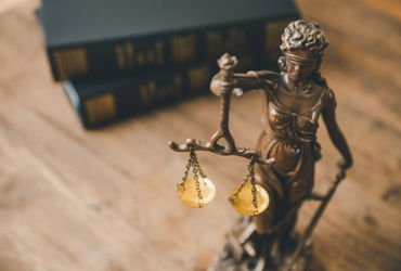 ‘જસ્ટિસ ઈન્ડિયા’ રિપોર્ટમાં ગુજરાત ગગડીને 11મા ક્રમે પહોંચ્યું, ન્યાયાધીશોની ઘટથી ન્યાયમાં વિલંબ | J…