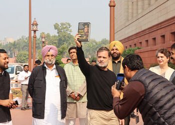 રાહુલ ગાંધીને જનરલ નરવણેનું અપ્રકાશિત પુસ્તક કેવી રીતે મળ્યું? સંસદમાં દેખાતા સવાલ ઊઠ્યાં | General …