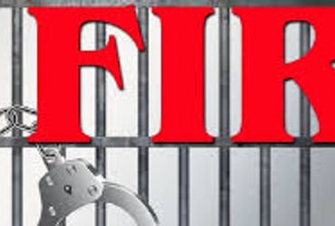 ટ્રાફિક સિગ્નલ પર ઊભેલી કારને પાછળથી અથાડી અકસ્માત કર્યો | A car stoped at a traffic signal was hit …