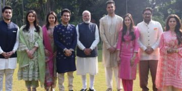 Photos: સચિન તેંડુલકર પરિવાર સાથે PM મોદીને મળ્યા, દીકરા અર્જુનના લગ્નનું આપ્યું આમંત્રણ | sachin te…