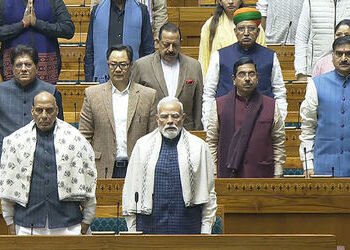 ‘વંદે માતરમ્’ માટે નવા નિયમો જાહેર: રાષ્ટ્રગાન પહેલાં ગાવું પડશે રાષ્ટ્રગીત, ઊભા થવું ફરજિયાત | New …