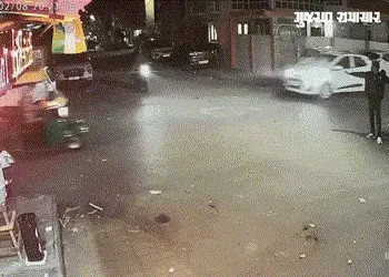 જામનગરમાં ત્રિપલ અકસ્માત, 3 મહિલા સહિત 5ને ઈજા, ઘટના સીસીટીવીમાં કેદ | Triple accident in Jamnagar 5…