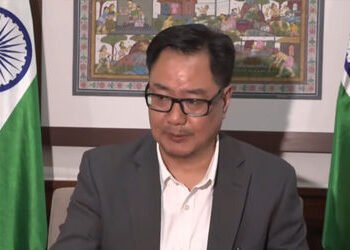 ઓમ બિરલાને અપશબ્દો કહ્યાં, ચેમ્બરમાં ઘૂસી 25 કોંગ્રેસી સાંસદોએ હોબાળો મચાવ્યો : કિરેન રિજિજુ | BJP a…