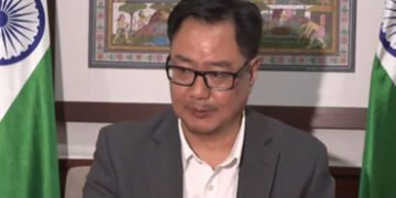 ઓમ બિરલાને અપશબ્દો કહ્યાં, ચેમ્બરમાં ઘૂસી 25 કોંગ્રેસી સાંસદોએ હોબાળો મચાવ્યો : કિરેન રિજિજુ | BJP a…