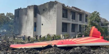 અમદાવાદ પ્લેન ક્રેશ કેસ: સુપ્રીમ કોર્ટે તપાસનો સ્ટેટસ રિપોર્ટ માંગ્યો, 3 અઠવાડિયામાં જવાબ આપવા આદેશ …