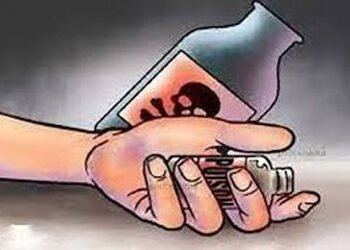 ભરતનગર પોલીસ સ્ટેશનના સસ્પેન્ડેડ મહિલા કોન્સ્ટેલનો ઝેરી દવા ગટગટાવી આત્મહત્યાનો પ્રયાસ | Suspended f…