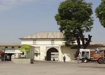 હાથીખાના બજારઆજે પણ વડોદરાના વેપરનું ધબકતું હૃદયબની અડીખમ ઊભું છે | Hathikhana Bazaar even today sta…