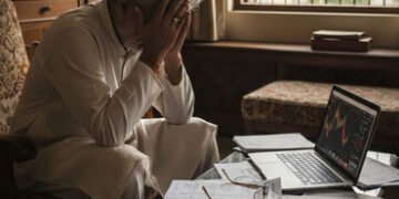 અમદાવાદ: સોશિયલ મીડિયા પર ટ્રેડિંગનો વીડિયો જોઈ છેતરાયા વૃદ્ધ, 53.70 લાખની જમાપુંજી ગુમાવી | Ahmedab…