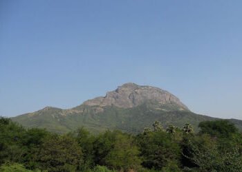 જૂનાગઢ: ઓઘડ શિખર ટૂંક પર સનાતન વિરુદ્ધનું કૃત્ય કરનારા જૈન સાધુને તડીપાર કરવા માંગ | Junagadh Tensio…