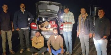 જામનગરના માર્કેટ યાર્ડ રોડ પર મોડી રાતે કારમાં ઈંગ્લિશ દારૂની હેરાફેરી પકડાઈ : 1824 નંગ ઈંગ્લિશ દારૂ…