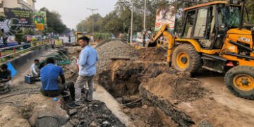 પરીક્ષા સમિતિની બેઠકમાં પણ ચારે તરફ થયેલા ખોદકામ અંગે ચિંતા | digging on roads in vadodara become co…