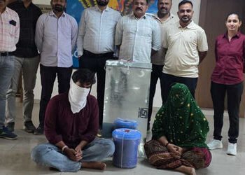 આઠ કરોડના ૨૩ કિલો હાઇબ્રીડ ગાંજા સાથે ભાઇ-બહેનને ઝડપી લેવાયા | ahmedabad SOG nabbed brother and sist…